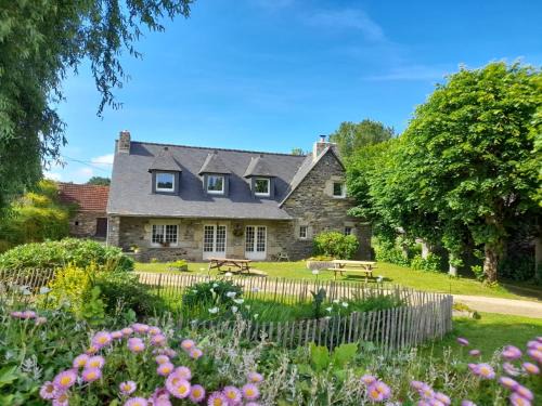Sainte-Seve House | Gîte de charme 14 personnes labellisé Clévacances 3 étoiles