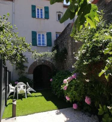 Prades Apartment | Gîte de charme la belle histoire