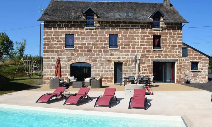 Saint-Cyr-la-Roche Villa | Gîte de France Le grand cluzel 4 ears - Gîte de France 8 people