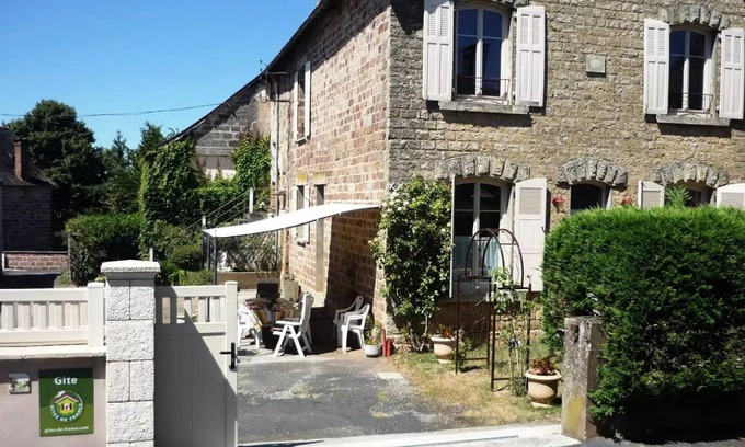 Vars-sur-Roseix Villa | Gîte de France in Vars-sur-Roseix 3 ears - Gite de France 5 people
