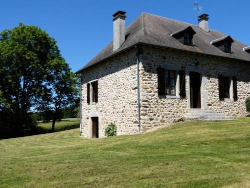 Latronche Apartment | Gîte de France Grand 2 épis - Gîte de France 6 personnes MAE-9454