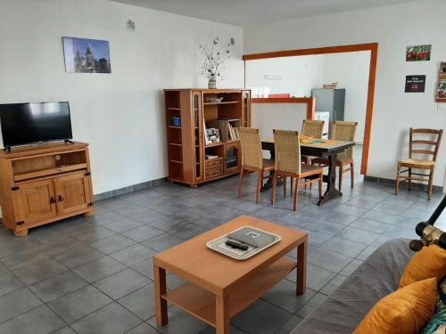 Fougerolles House | Gîte de Kerezenn