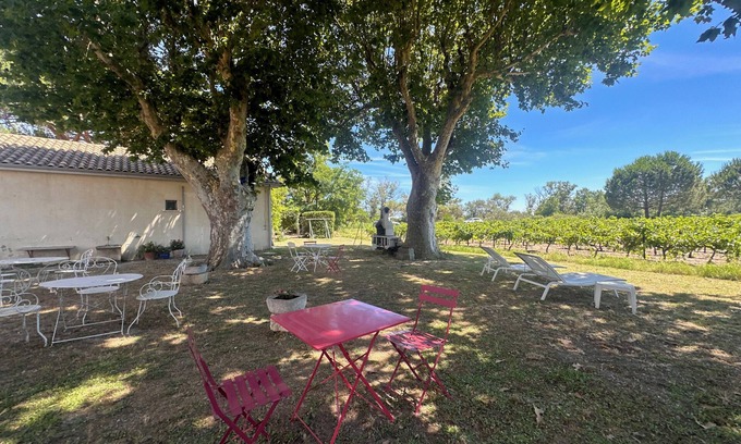 Aigues-Mortes Apartment | Gîte de la Cave - Charmant Gîte provençal avec une chambre