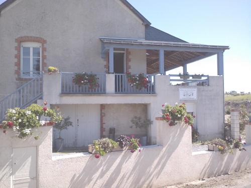 Val-du-Layon House | Gîte de la Poilane - Maison avec piscine & vue sur vignes, proche Angers