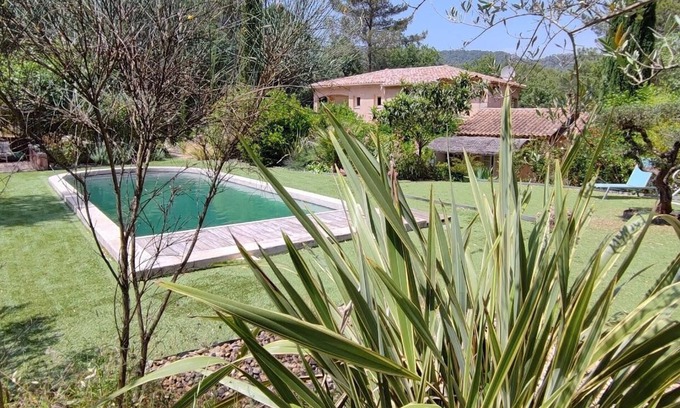 Salernes House | Gîte de Véronique & Alain