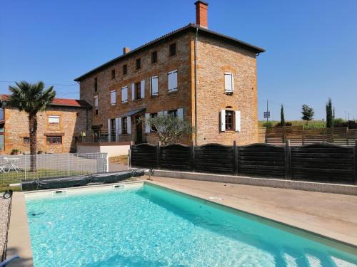 Saint-Germain-Nuelles House | Gîte des Pierres Dorées