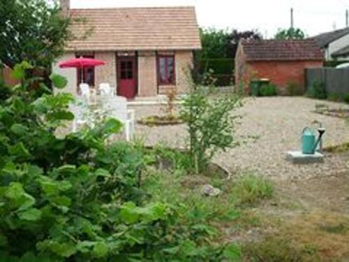 Neung-sur-Beuvron House | Gîte Douillet en Sologne - Terrasse, Jardin, Bords du Beuvron - Idéal Couples - FR-1-491-409
