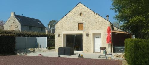 Mandeville-en-Bessin House | Gîte du domaine de la longue fosse