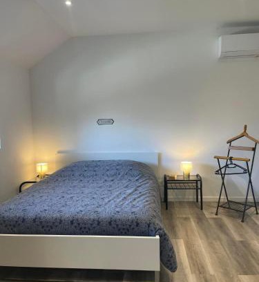 Lorris Apartment | Gîte duo à la campagne Les Grandes Maisons SPA HAMMAM accès avec sup