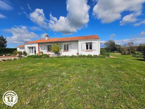 Saint-Jean-de-Monts House | Gîte familial avec jardin privé et barbecue près de La Barre-de-Monts - FR-1-426-104