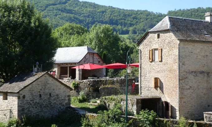 Auxillac Apartment | Gîte familial du Moulin d'Auxillac - La Canourgue