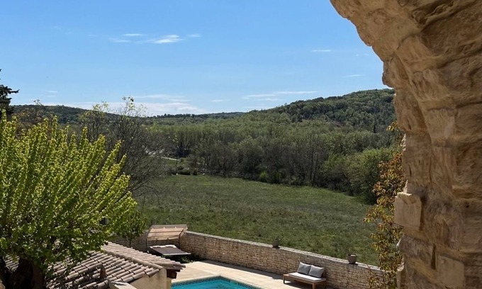 Saint-Privat-de-Champclos Apartment | Gîte Barjac