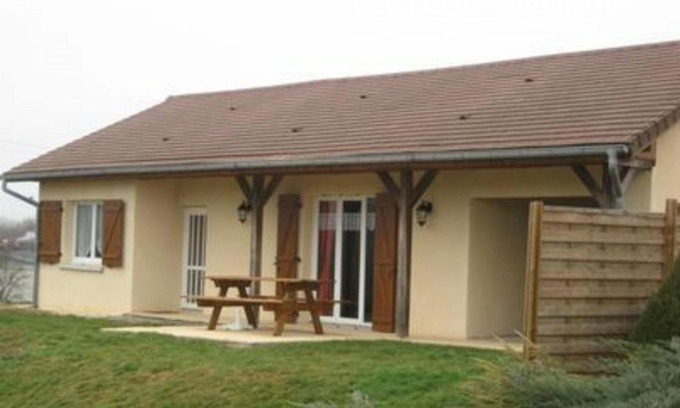 Fontenoy-le-Chateau House | Gîte idéal pour cure thermale, proche port de plaisance, terrasse et grand terrain. - FR-1-589-69