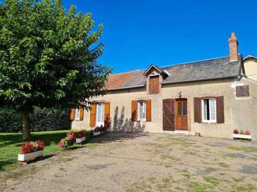 Pierrefitte-es-Bois House | Gîte indépendant avec cour fermée à 1km du village - FR-1-590-177