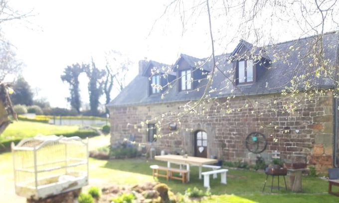 Langoelan House | --Gîte "La Châtaigne"--