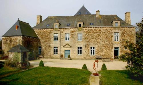 Corseul Apartment | Gîte La Terrasse - Manoir le Plessix Madeuc