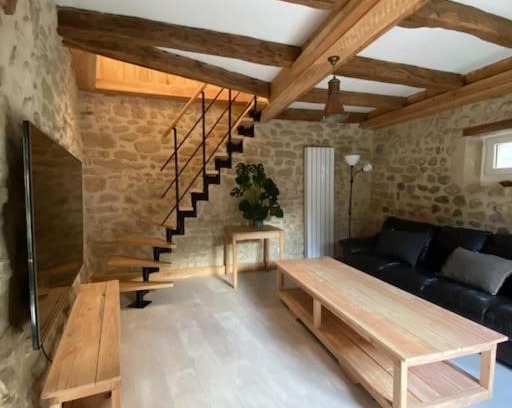 La Baume-Cornillane House | Gîte : La vieille bâtisse.