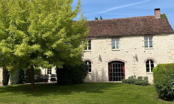 Malesherbes House | Gîte Le Malesherbois-Malesherbes, 5 pièces, 11 personnes - FR-1-590-74