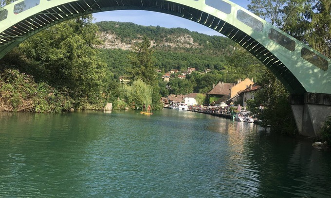 Yenne House | Gîte Les Lodges de la Cascade Yenne, between lakes and mountains, 6/8 pers