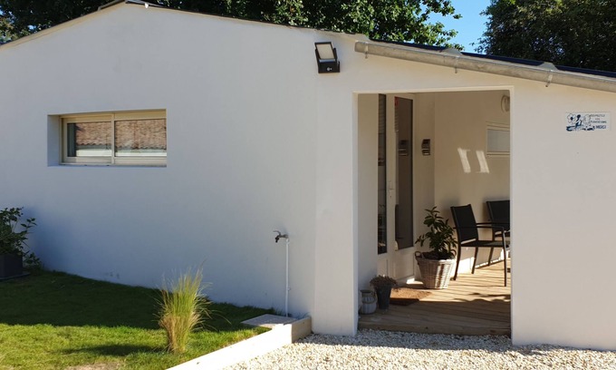 Les Mathes House | Gîte Les Pommes Les Pins Les Mathes La Palmyre 2pers 5 minutes from the zoo