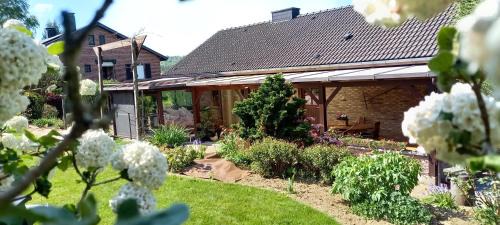 Champlon House | Gîte Les Sittelles