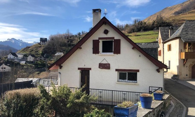 Aydius House | Gîte Malgré tout
