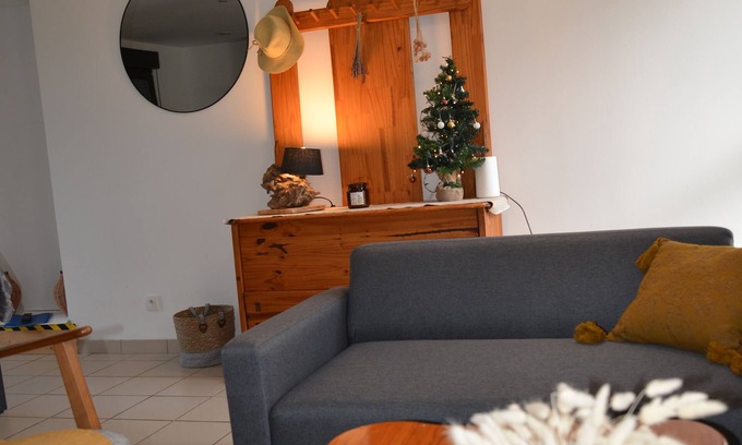 Sainte Gemme House | Gîte Pommier 7 Personnes, au Calme, Piscine