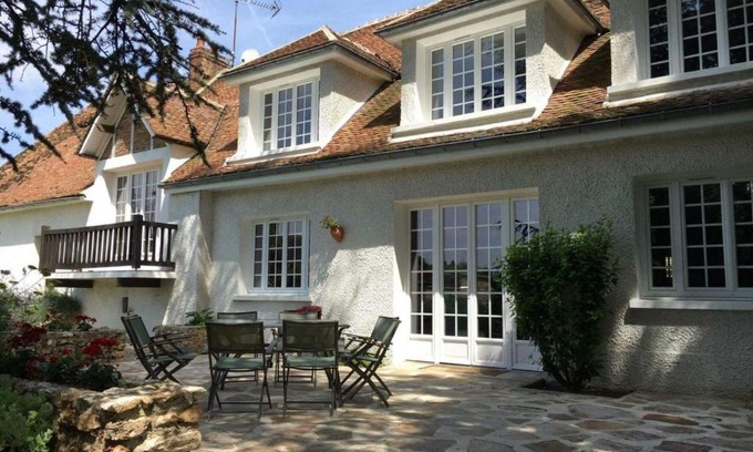 Villenauxe-la-Grande House | Gîte Villenauxe-la-Grande, 5 pièces, 9 personnes - FR-1-543-162