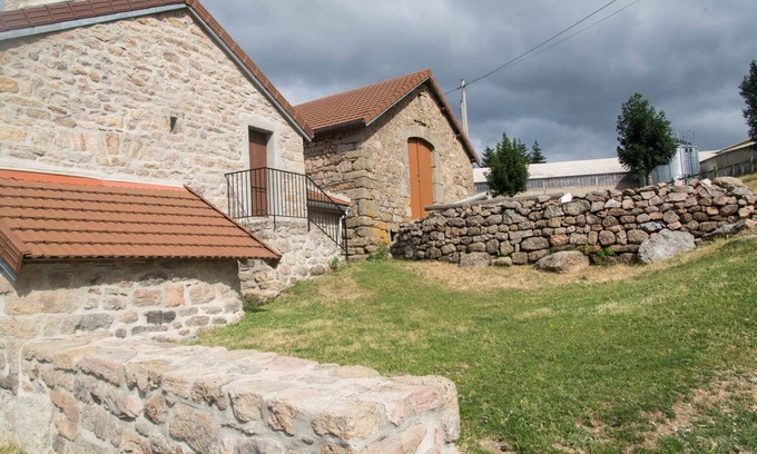 Pied-de-Borne House | Gîtes de France 3/5 people in La Bessière