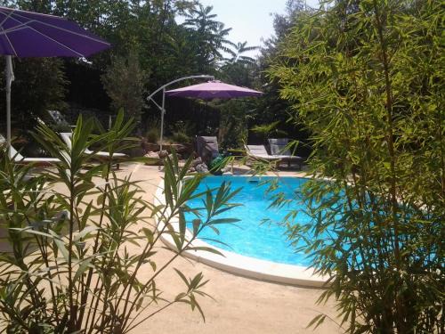 Salavas House | Gîtes Les 3 Cigales