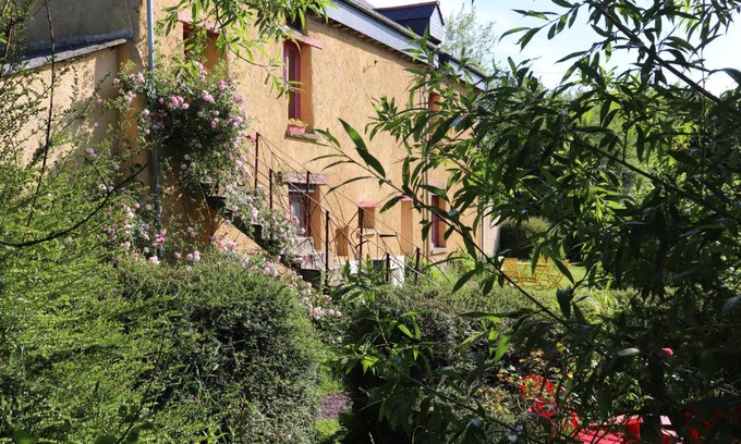 Saint-Meen-le-Grand House | Gîtes Les Fleuries