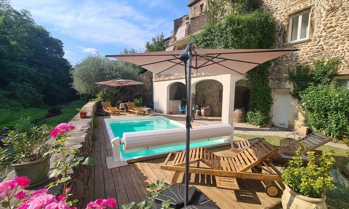 Saint-Jean-de-Valeriscle Apartment | Gîtes "Les terrasses" + room "La source" - 2 night stay