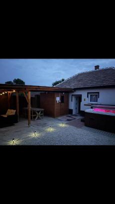 Abony Apartment | Góré Vendégház