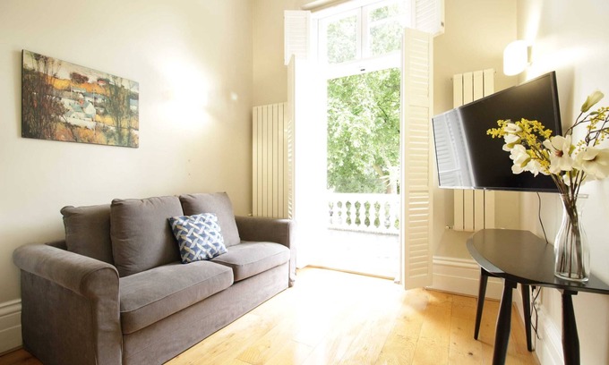 Tachbrook Apartment | G5 - Balcony flat with easy access to Westminster