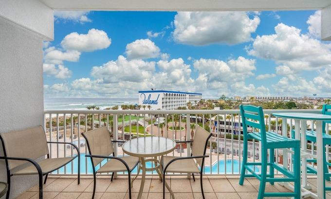 Fort Walton Beach - Destin Condo | G509 High-floor 1BR+ bunk room w/Gulf views, private balcony & amenities!