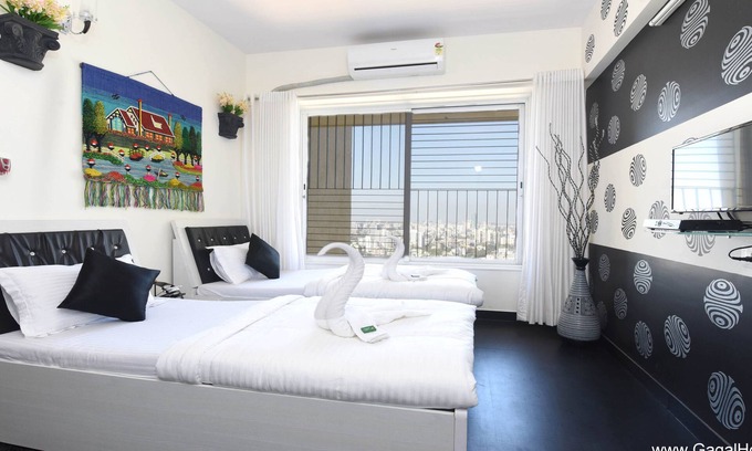 Kandivali East Apartment | Gagal Home Service Apartment