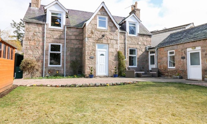 Ballater House | Gairnlea House