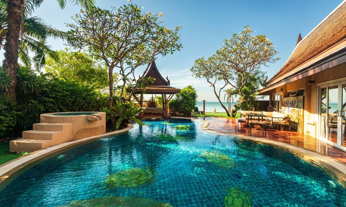 Na Chom Thian Villa | Gala Beachfront ~ Private Beachfront Villa ~ Seaside Terrace, Pool, Sauna, BBQ