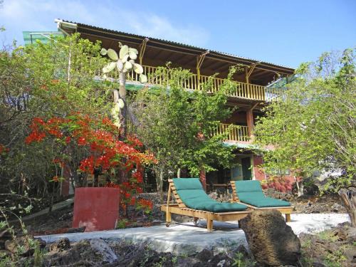 Bahia de la Academia Bed & Breakfast | Galapagos Chalet