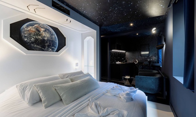 Riom Apartment | Galaxy - Head in the stars