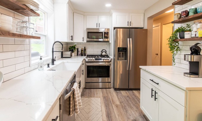 Geneva House | Galbraith Getaway: Lush & Cozy + Backyard trail access