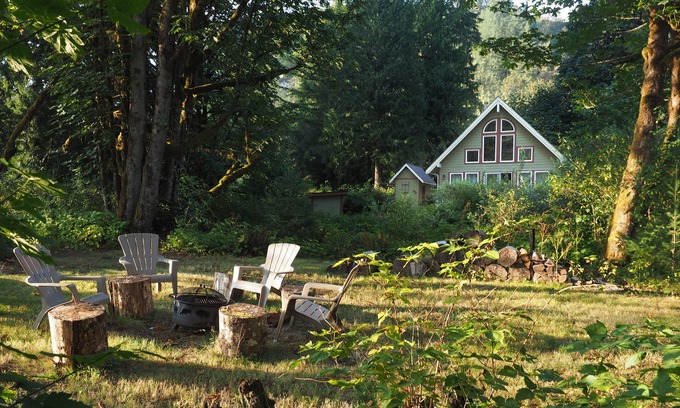 Gold Bar House | Galena's Getaway 2.0: Spacious riverfront home in Cascades w/hot tub on 3 acres for 4 guests