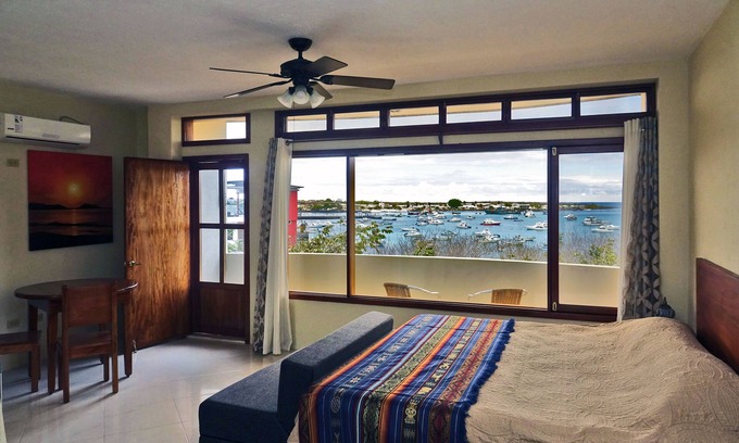Puerto Baquerizo Moreno Apartment | Galeodan Pompano Suite