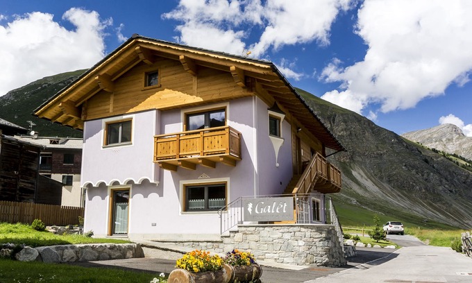Livigno Ski Chalet | 'Galet' Mountain Chalet in Livigno * - 3 rooms, tavern, turkish bath, Wi-fi