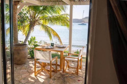 Freemans Bay Apartment | Galleon Beach 2 Bedroom Cottages