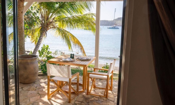 Freemans Bay Cottage | Galleon Beach Resort