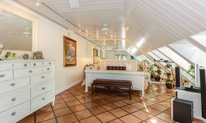 Historic Seaport Condo | Galleon Resort beach hotel luxury in Old Town Key West
