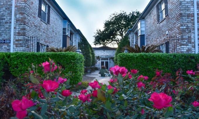 Woodlake - Briar Meadow Apartment | Galleria Area Apt Long and Short Rentals Available