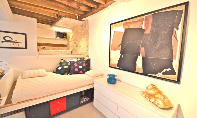 Marais Apartment | Gallery