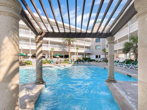 Galveston House | Galveston beach front and ocean views at Casa Del Mar